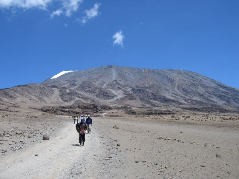 Kili (150) look back